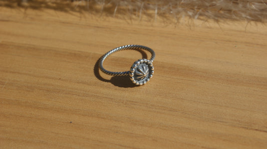The Iris Flint Ring
